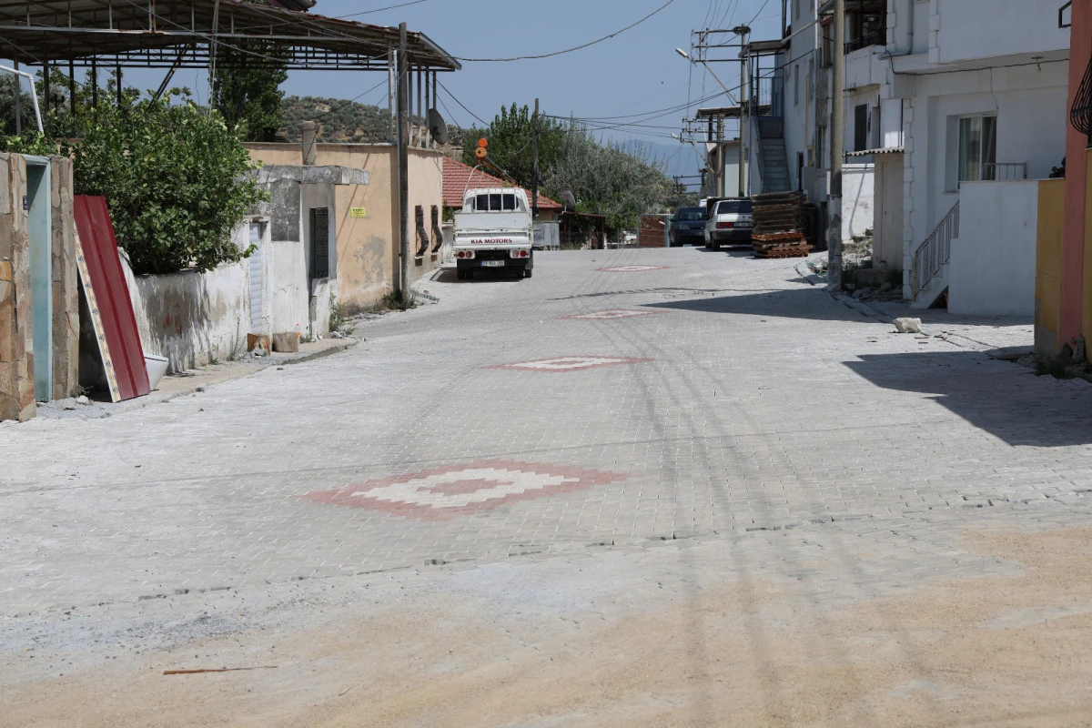 FEVZİPAŞA MAHALLESİ&rsquo;NDE KAPSAMLI YOL YENİLEME &Ccedil;ALIŞMASI DEVAM EDİYOR