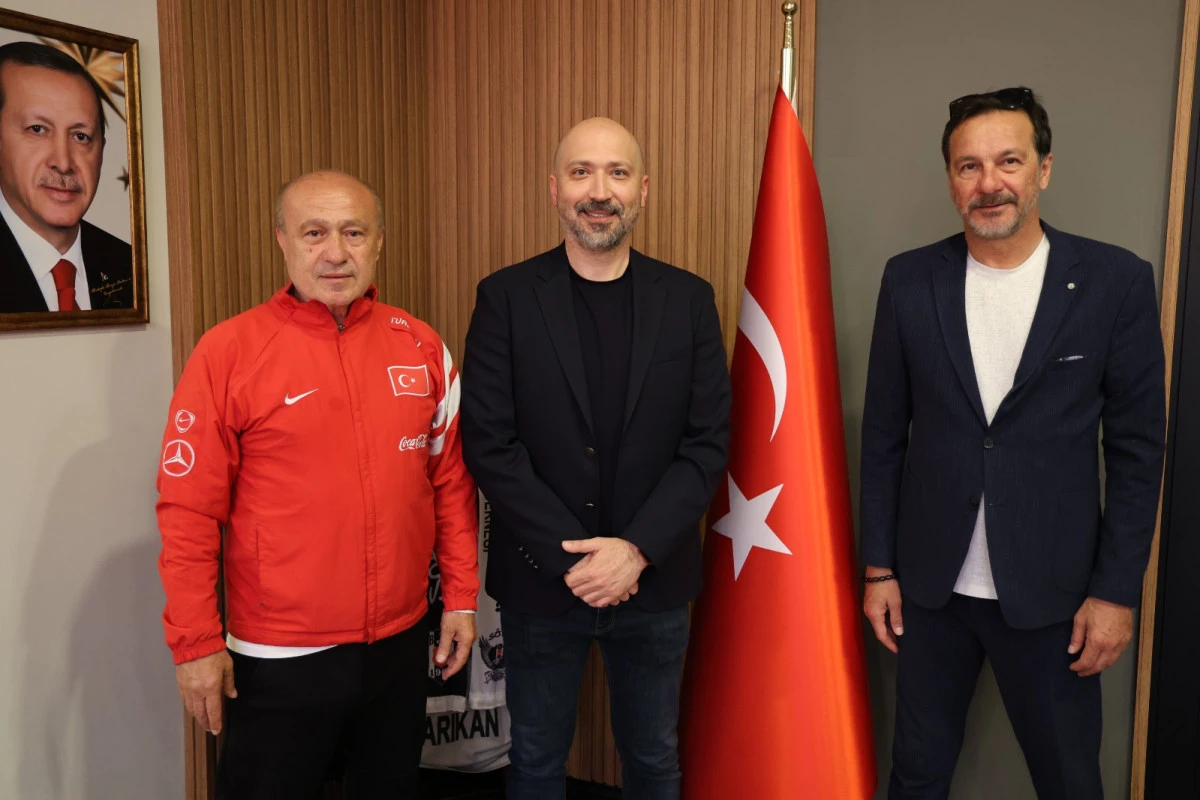 FUTBOL CAMİASINDAN DMD HASTASI MERT &Ouml;ZKAYAYA DESTEK