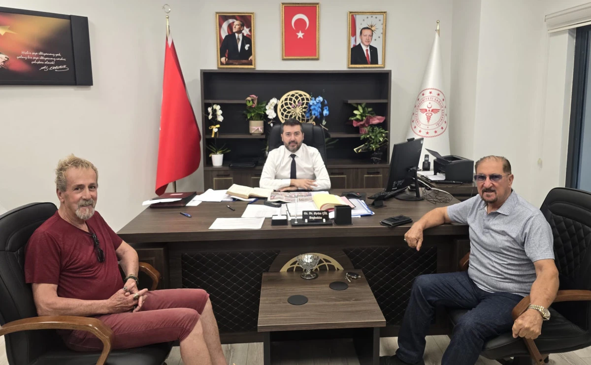 H&uuml;raydın Gazetesi&rsquo;nden Başhekim Aydın &Ccedil;&ouml;l&rsquo;e hayırlı olsun ziyareti