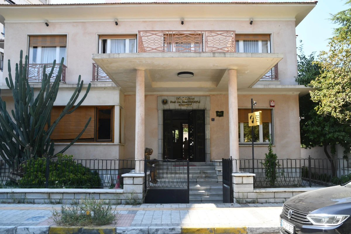 İlber Ortaylı Kitabevi Temmuz Ayında 2 Bin 156 &Ouml;ğrenciyi Ağırladı