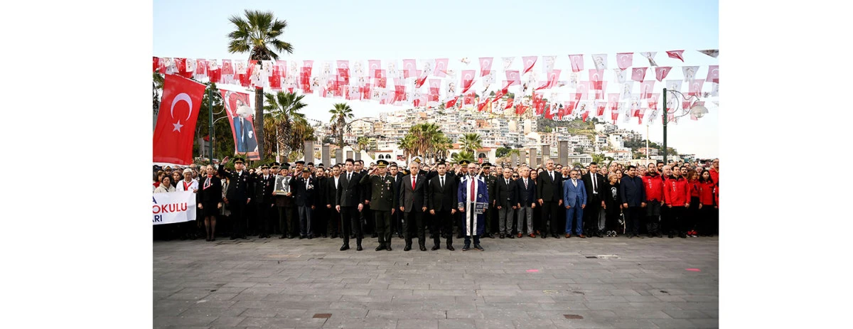 KUŞADASI ATASINI SAYGI VE ÖZLEMLE ANDI