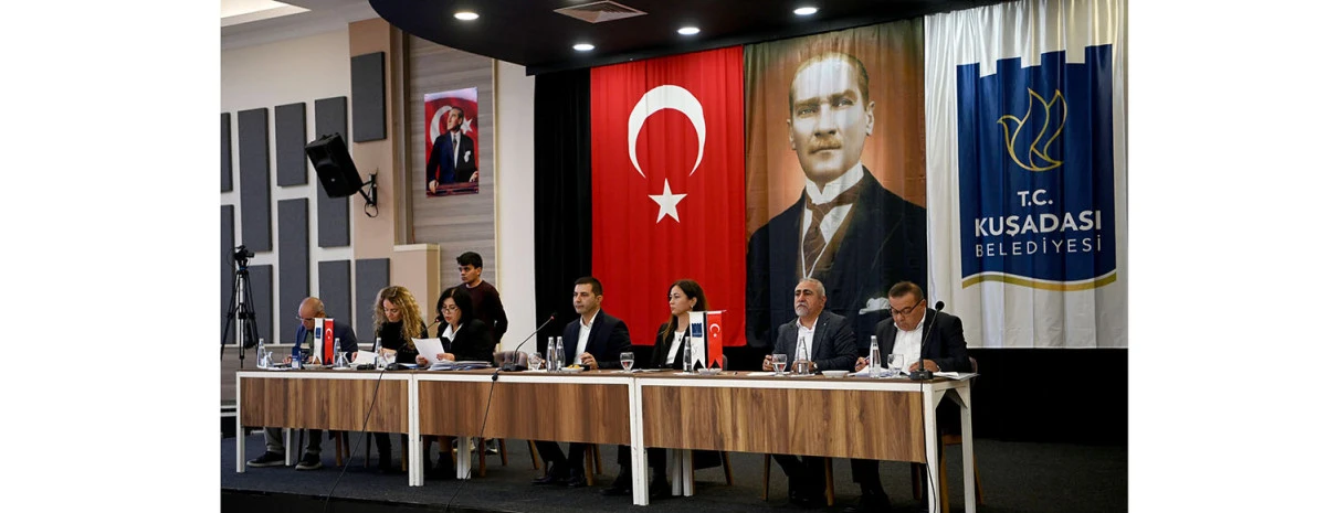 KUŞADASI BELEDİYE MECLİSİ YILIN SON TOPLANTISINI YAPTI