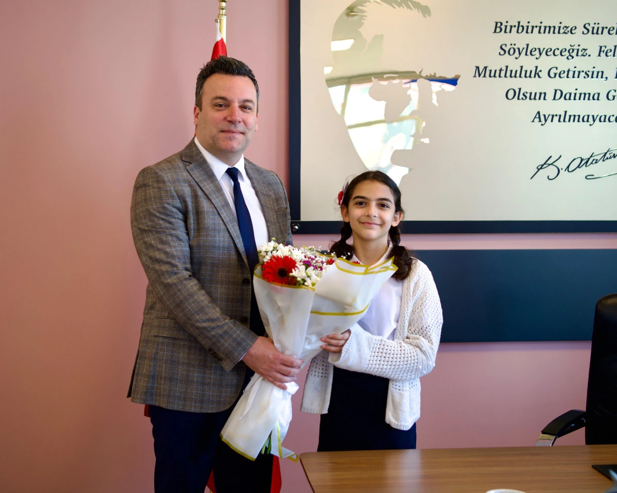 KUŞADASI BELEDİYESİ 23 NİSAN GELENEĞİNİ BU YIL DA DEVAM ETTİRDİ