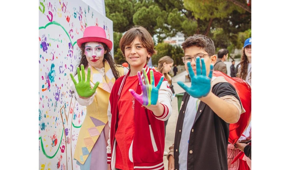 KUŞADASI BELEDİYESİ 23 NİSAN&rsquo;DA &Ccedil;OCUKLARA UNUTULMAZ BİR G&Uuml;N YAŞATTI