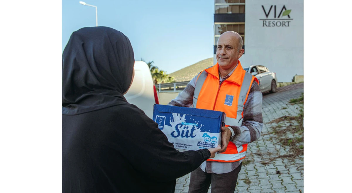 KUŞADASI BELEDİYESİ&rsquo;NDEN &Ccedil;OCUKLARA 3 AYDA 22 BİN LİTRE S&Uuml;T DESTEĞİ