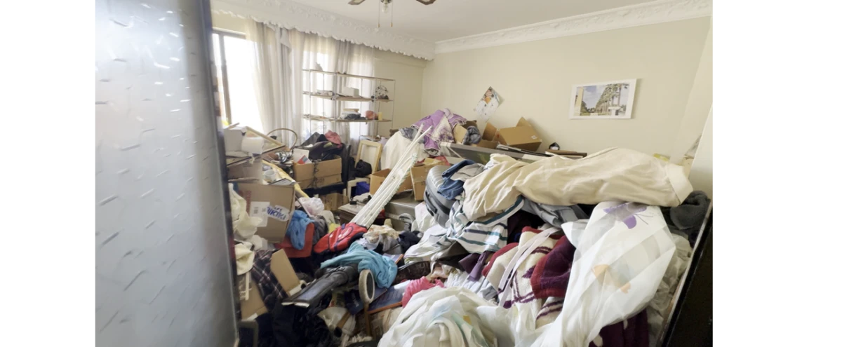KUŞADASI BELEDİYESİ&rsquo;NDEN &Ccedil;&Ouml;P EVE HIZLI M&Uuml;DAHALE: 2,3 TON ATIK TAHLİYE EDİLDİ