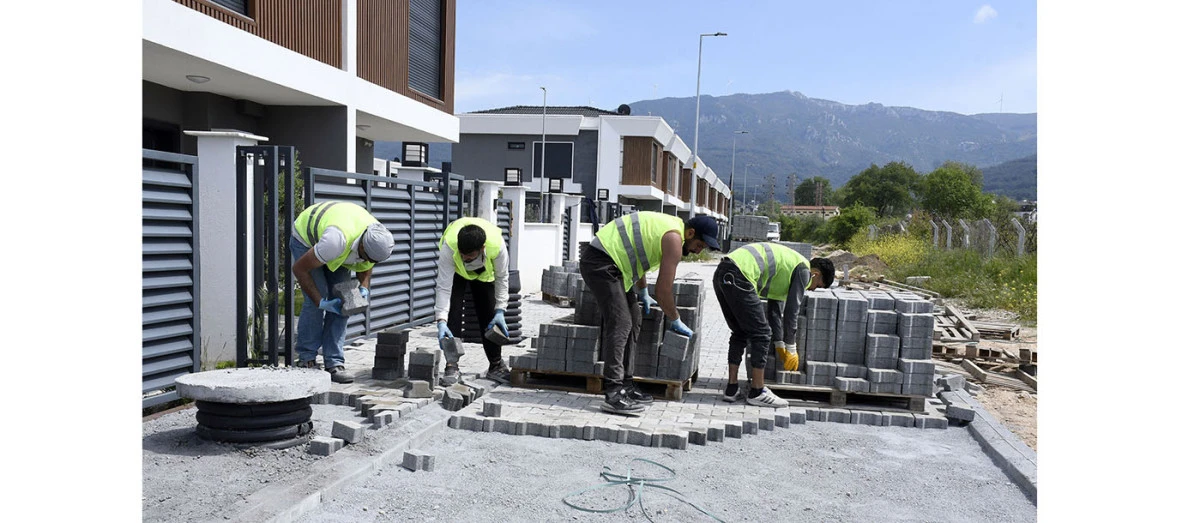 KUŞADASI BELEDİYESİ&rsquo;NDEN DAVUTLAR MAHALLESİ&rsquo;NE KESİNTİSİZ HİZMET 