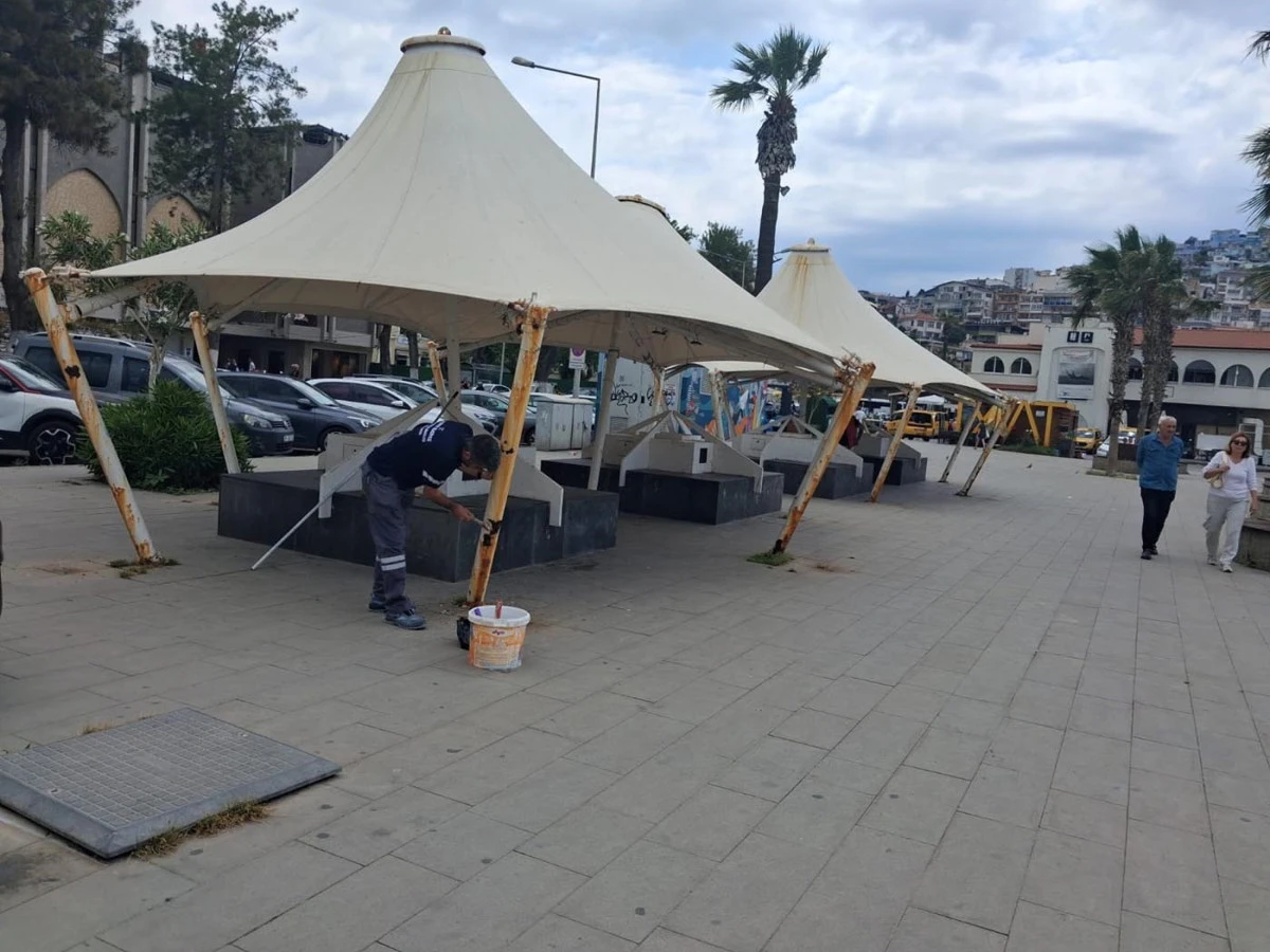 KUŞADASI BELEDİYESİ&rsquo;NDEN KENT GENELİNDE HIZLI M&Uuml;DAHALE