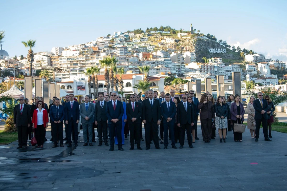 KUŞADASI’NDA 24 KASIM ÖĞRETMENLER GÜNÜ KUTLANDI