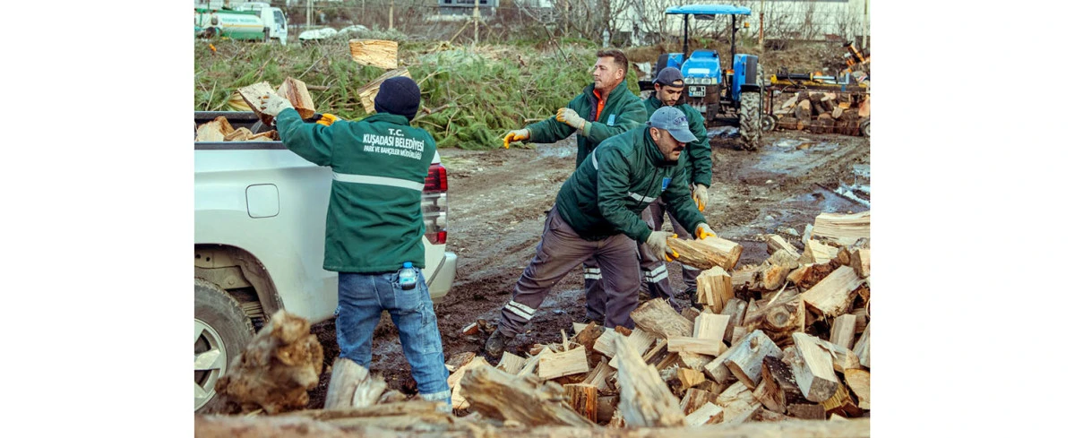 KUŞADASI&rsquo;NDA AĞA&Ccedil; ATIKLARI İHTİYA&Ccedil; SAHİPLERİ İ&Ccedil;İN KARA KIŞTA YAKACAĞA D&Ouml;N&Uuml;Ş&Uuml;YOR