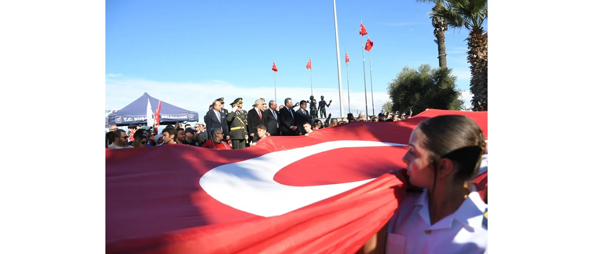 KUŞADASI&rsquo;NDA CUMHURİYET COŞKUSU 103&rsquo;&Uuml;NC&Uuml; YILINDA MEYDANLARA TAŞTI
