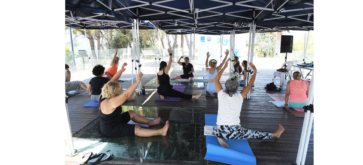 KUŞADASI’NDA DÜNYA YOGA GÜNÜ KUTLANDI