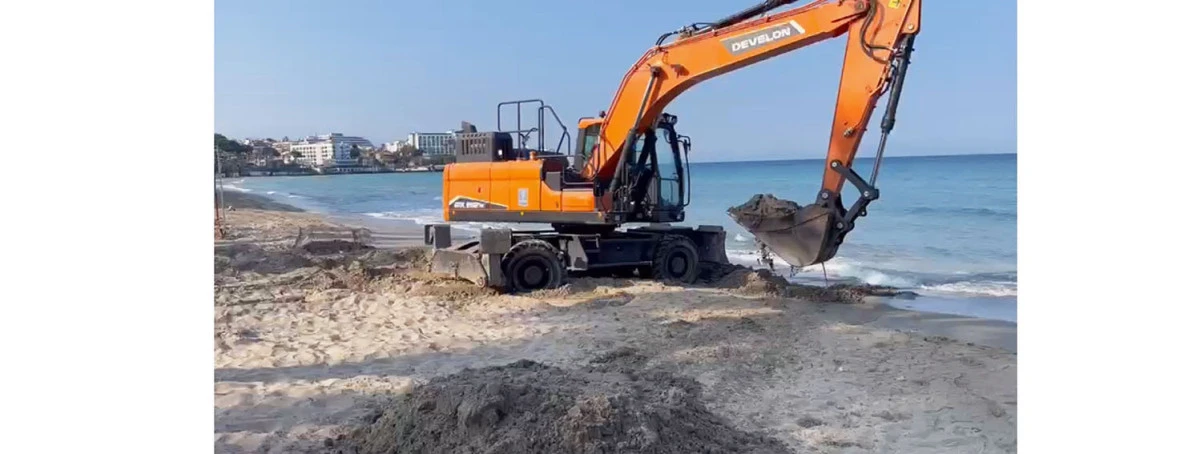 KUŞADASI&rsquo;NIN D&Uuml;NYACA &Uuml;NL&Uuml; PLAJLARI TURİZM SEZONUNA HAZIRLANIYOR