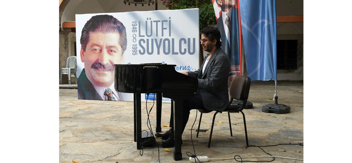 KUŞADASI’NIN ESKİ BELEDİYE BAŞKANI LÜTFİ SUYOLCU ÖLÜMÜNÜN 30. YILINDA ANILDI