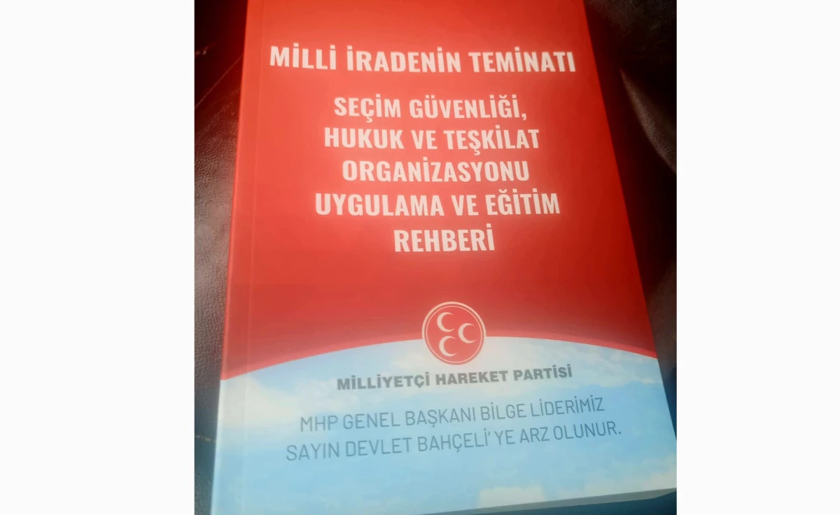 &ldquo;Mill&icirc; İradenin Teminatı&rdquo; Kitabı Devlet Bah&ccedil;eli&rsquo;ye Takdim Edildi.