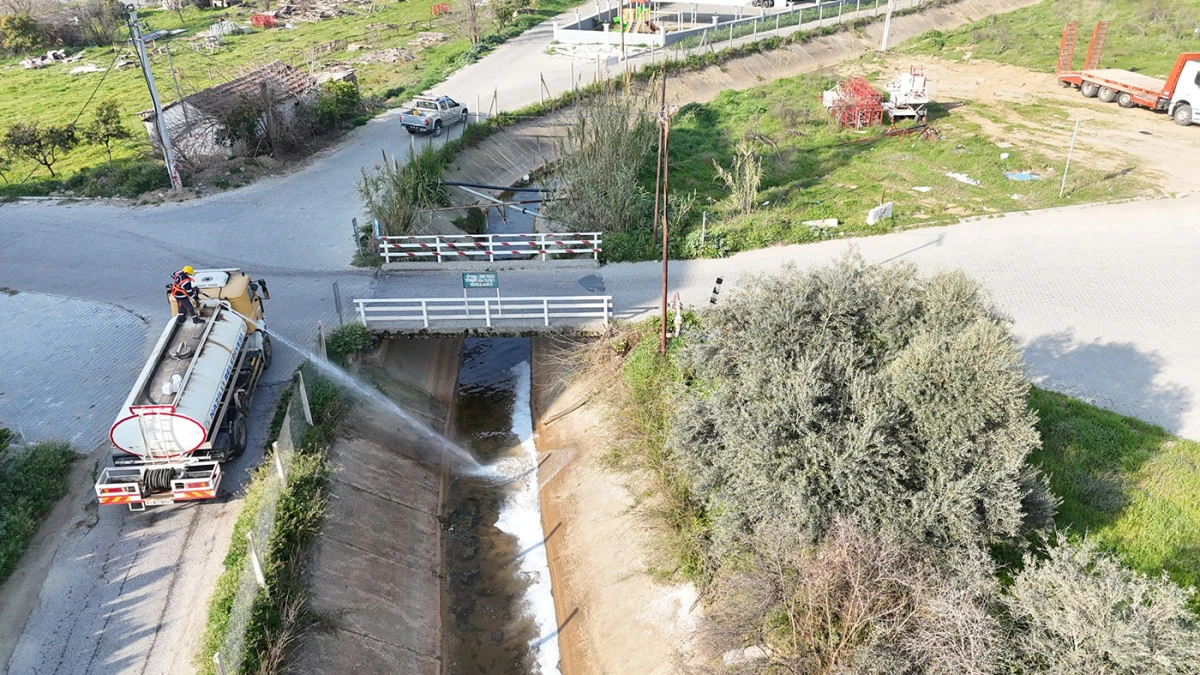  NAZİLLİ BELEDİYESİ SİVRİSİNEK VE HAŞEREYLE M&Uuml;CADELEYE KESİNTİSİZ DEVAM EDİYOR