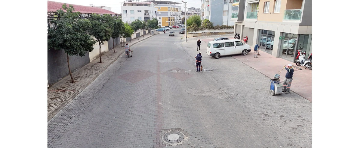 NAZİLLİ BELEDİYESİ&rsquo;NDEN PINARBAŞI&rsquo;NDA TOPYEK&Ucirc;N TEMİZLİK &Ccedil;ALIŞMASI