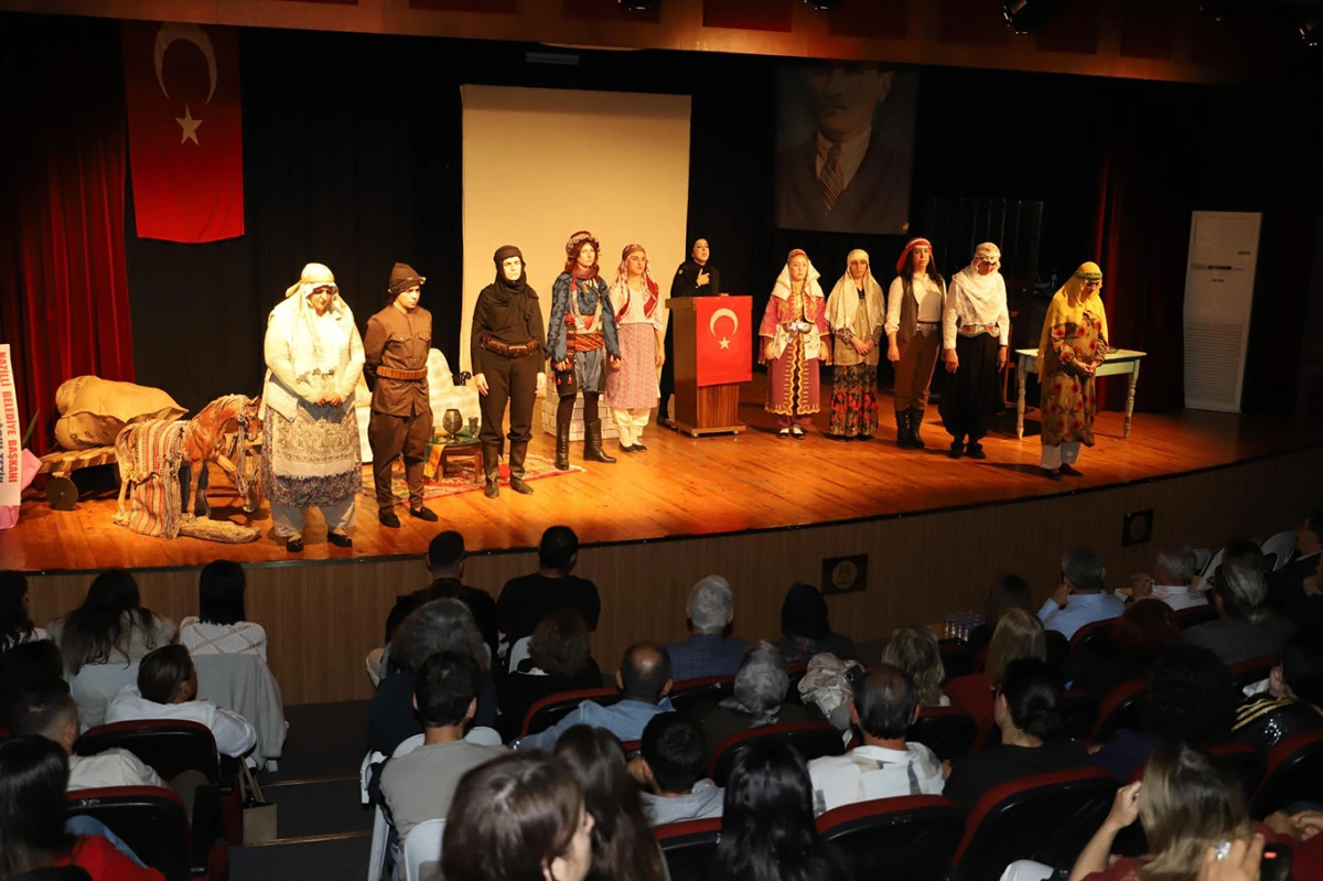 NAZİLLİ&rsquo;DE &ldquo;ABİDE-İ AŞK&rdquo; TİYATRO OYUNU SAHNELENDİ