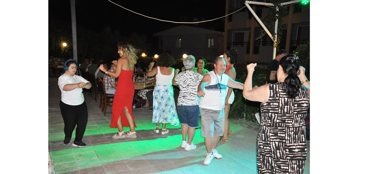 ÖZEL İNSANLAR YİNE BEDRİ ALTINTAŞ’IN MİSAFİRİ OLDU