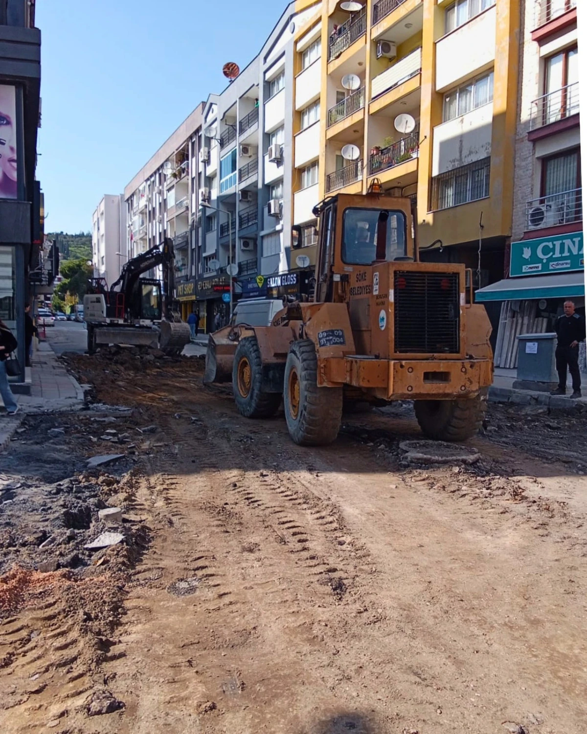 Pulluk&ccedil;u Sokak&rsquo;ta Yol Yenileme &Ccedil;alışmalarının İkinci Etabı Başladı