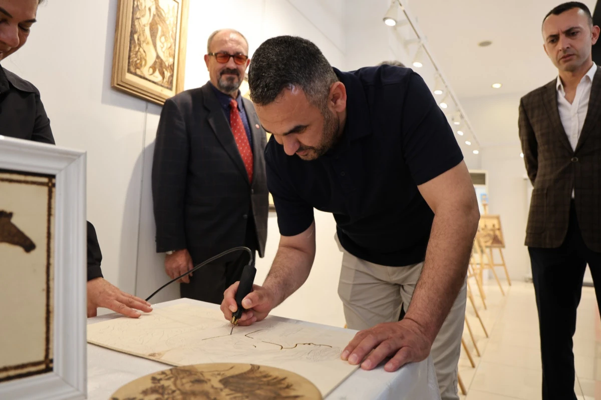 S&ouml;ke&rsquo;de ahşap yakma sanatının zarif &ouml;rnekleri sanatseverlerle buluştu